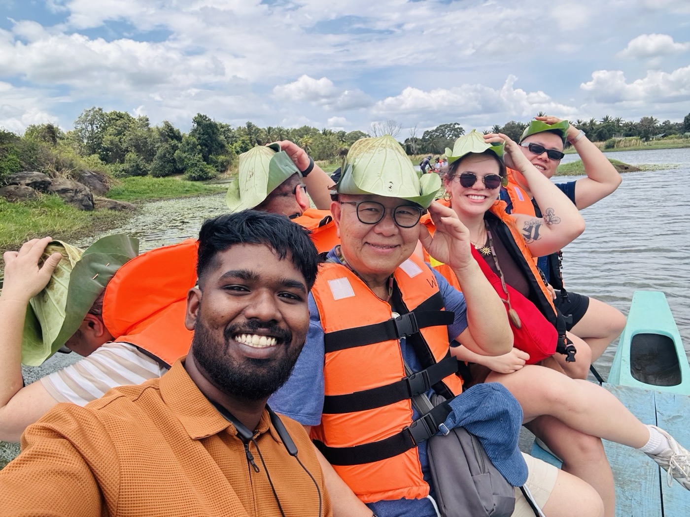 Guiding travellers on a boat safari