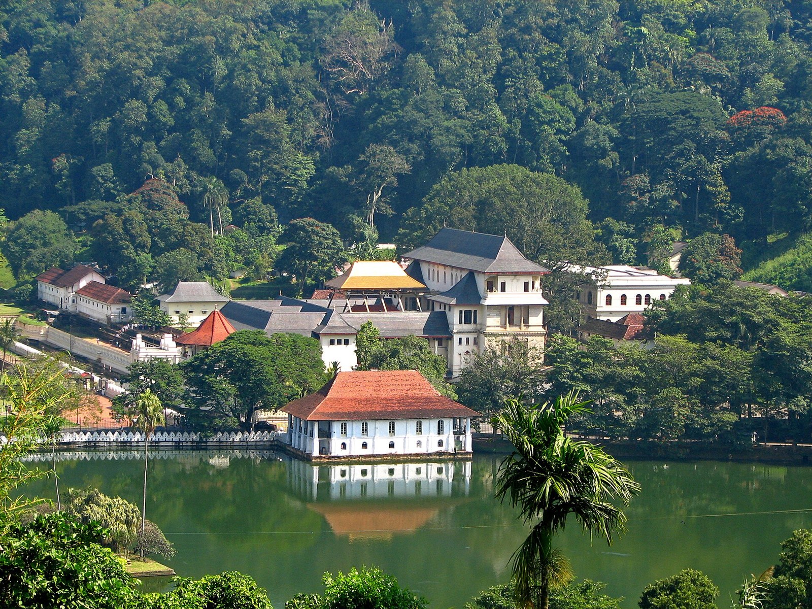 Kandy — Temple of the Tooth